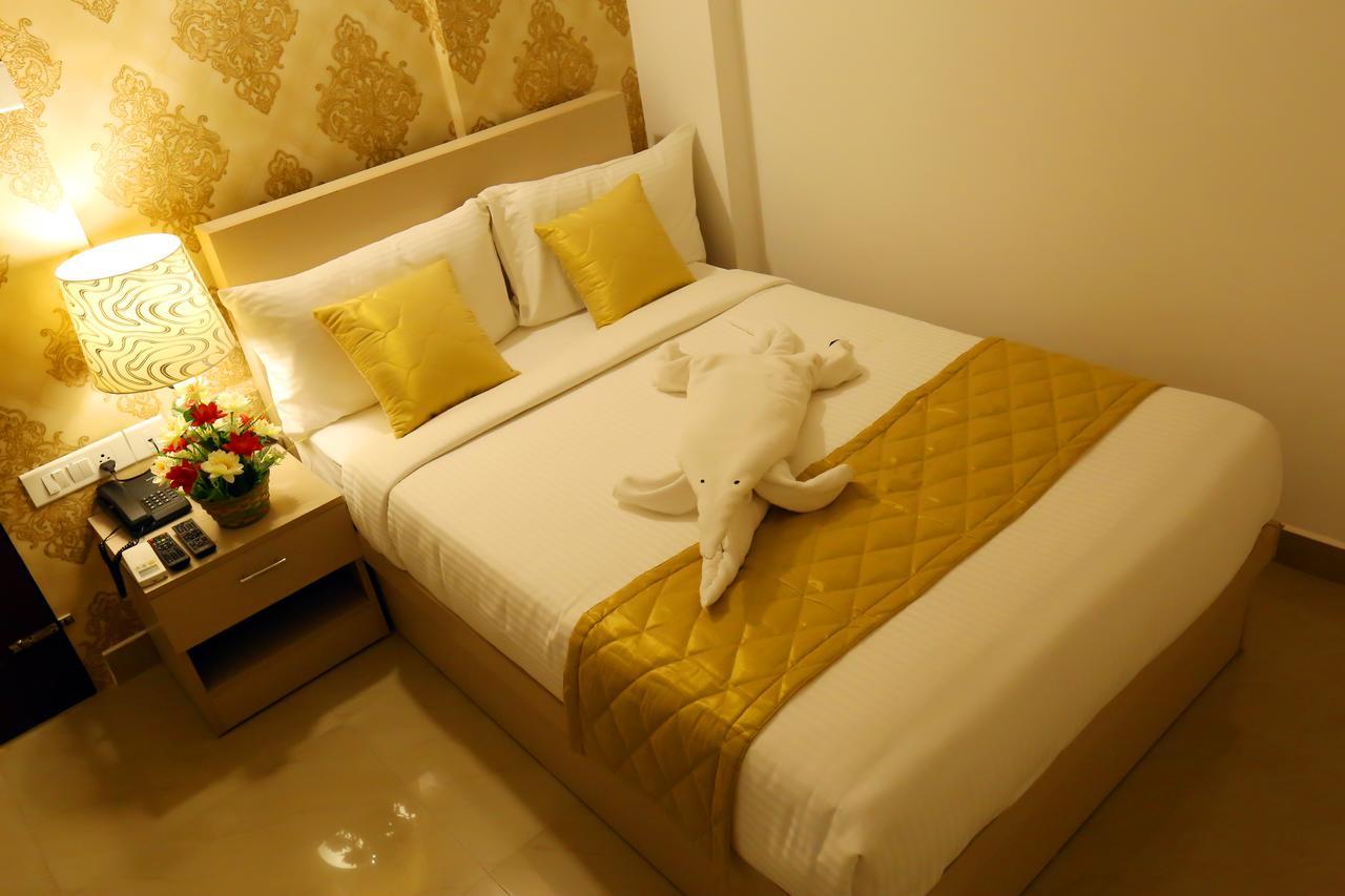 Hotel Swarna Residency Kochi Екстер'єр фото
