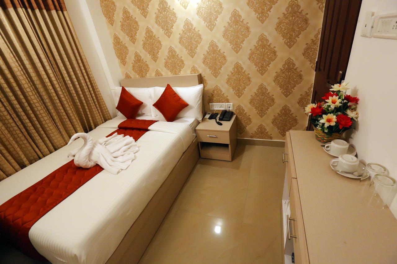 Hotel Swarna Residency Kochi Екстер'єр фото