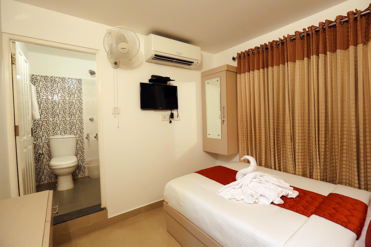 Hotel Swarna Residency Kochi Екстер'єр фото