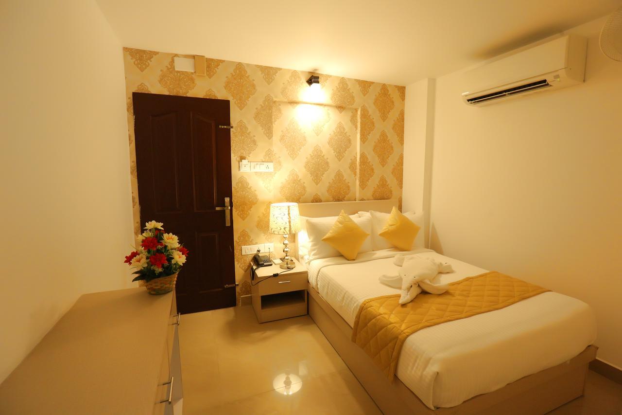 Hotel Swarna Residency Kochi Екстер'єр фото
